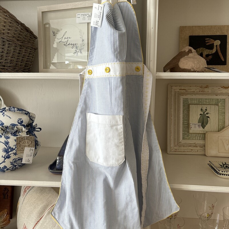 Sweet Apron
Striped & Embroidered Accents
Blue White & Yellow