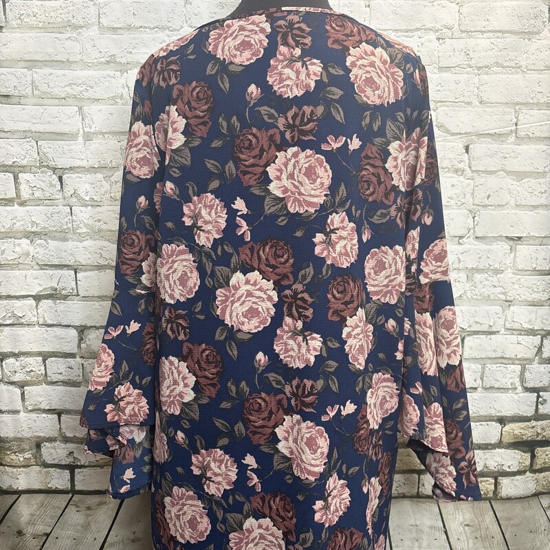 Blue Rain, Floral, Size: Medium