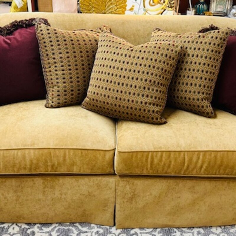 Hickory Skirted Loveseat