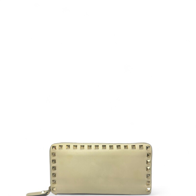 Valentino Rockstud Zip Wallet
 Scratching