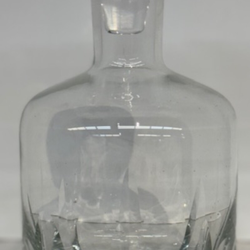 Glass Indented Bottom Decanter
Clear
Size: 5 x 9H