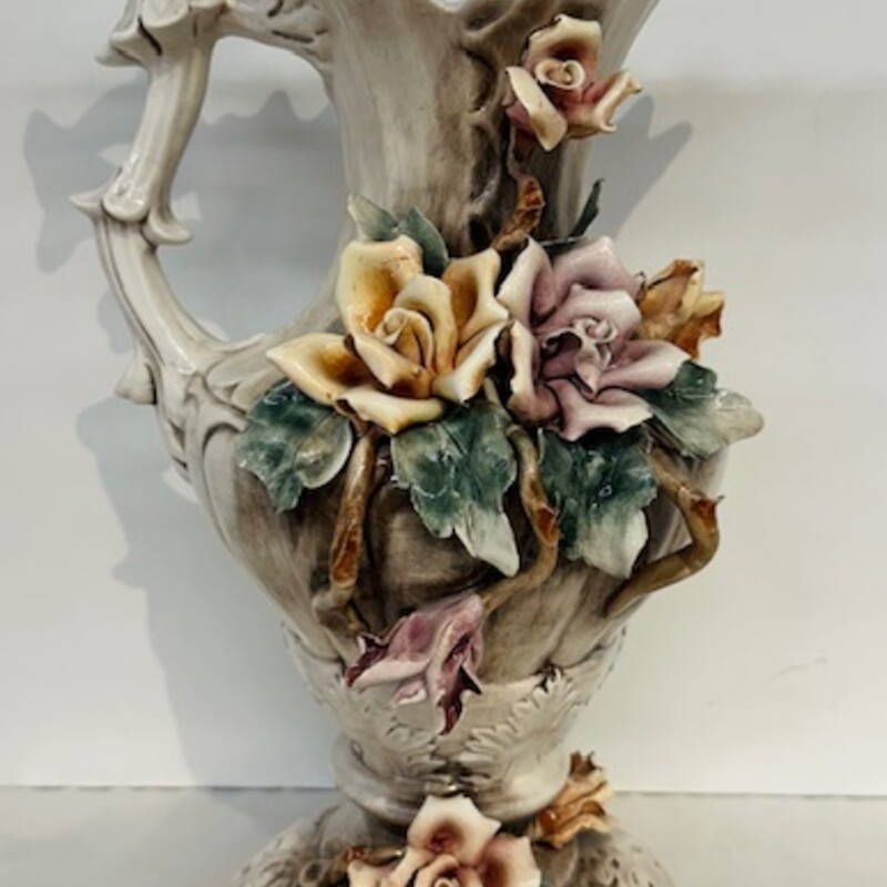 Capodimonte Pitcher,
White
Size: 8 x16 H