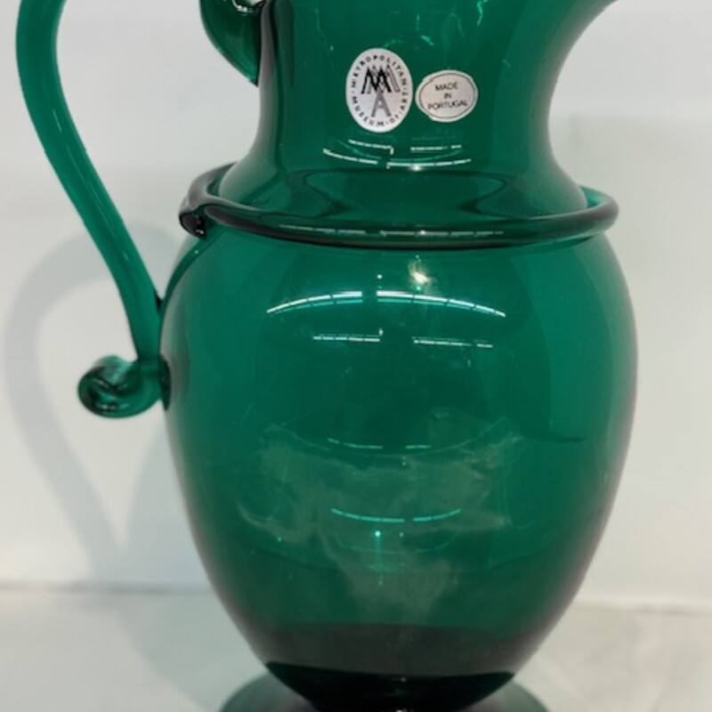 Metropolitan Museum Of Art Glass Pitcher
Green
Size: 7x9H