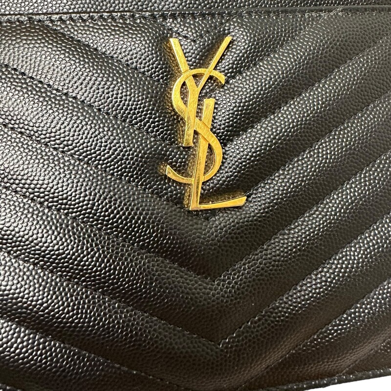 YSL Chevron Caviar Black Wristlet<br />
<br />
Date Code: GBL 636913 0521<br />
<br />
Note: Light scratching on hardware.