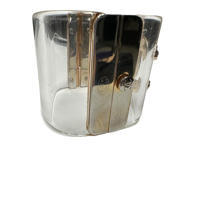 Chanel Resin Cuff<br />
2016 Collection<br />
Some minor scratches