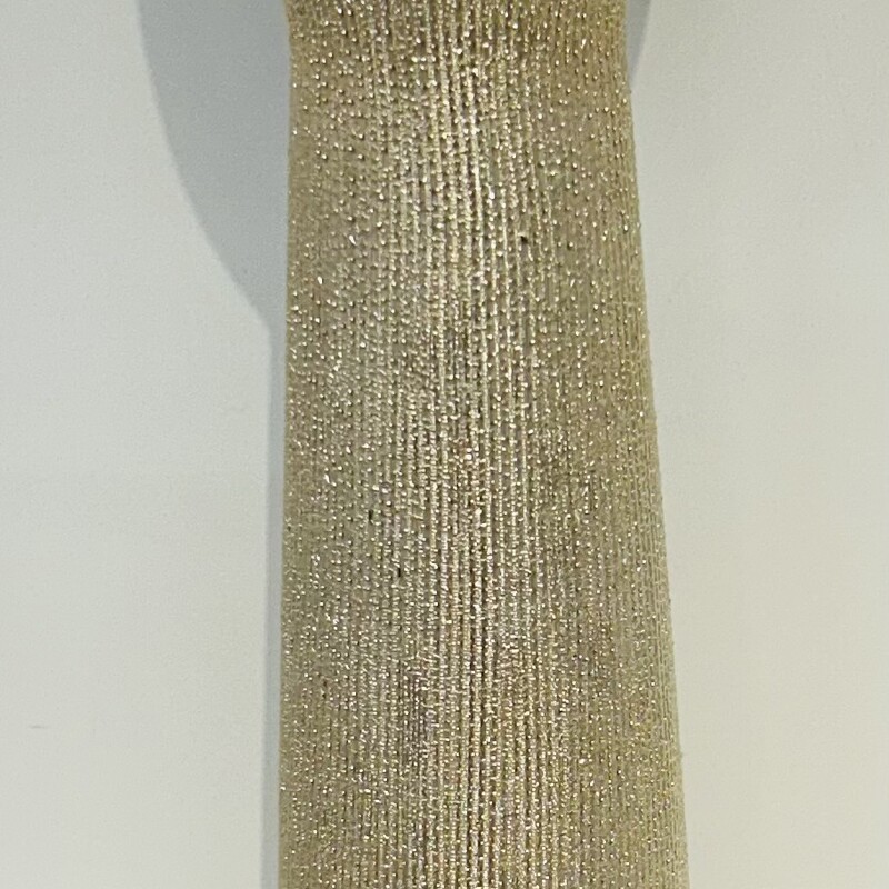 Glitter Curved Tall Candleholder
Gold
Size: 4 x 15.5H