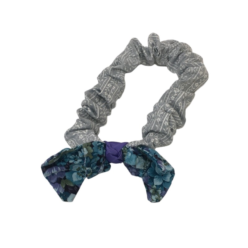 Headband (Blue/Scrunchie), Girl

Located at Pipsqueak Resale Boutique inside the Vancouver Mall or online at:

#resalerocks #pipsqueakresale #vancouverwa #portland #reusereducerecycle #fashiononabudget #chooseused #consignment #savemoney #shoplocal #weship #keepusopen #shoplocalonline #resale #resaleboutique #mommyandme #minime #fashion #reseller

All items are photographed prior to being steamed. Cross posted, items are located at #PipsqueakResaleBoutique, payments accepted: cash, paypal & credit cards. Any flaws will be described in the comments. More pictures available with link above. Local pick up available at the #VancouverMall, tax will be added (not included in price), shipping available (not included in price, *Clothing, shoes, books & DVDs for $6.99; please contact regarding shipment of toys or other larger items), item can be placed on hold with communication, message with any questions. Join Pipsqueak Resale - Online to see all the new items! Follow us on IG @pipsqueakresale & Thanks for looking! Due to the nature of consignment, any known flaws will be described; ALL SHIPPED SALES ARE FINAL. All items are currently located inside Pipsqueak Resale Boutique as a store front items purchased on location before items are prepared for shipment will be refunded.