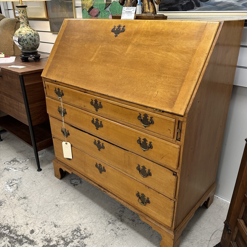 Gorgeous Antique Walnut Secretary Desk, Dovetail Craftmanship. In excellent condition for its age.<br />
Size: 39x43x20