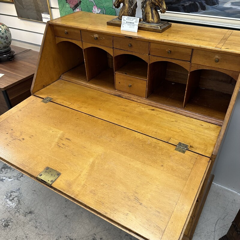 Gorgeous Antique Walnut Secretary Desk, Dovetail Craftmanship. In excellent condition for its age.<br />
Size: 39x43x20