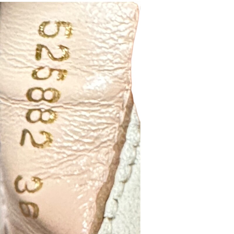 Gucci GG Espadrilles<br />
Cream<br />
 Size: 36<br />
Some minor marks and discoloration