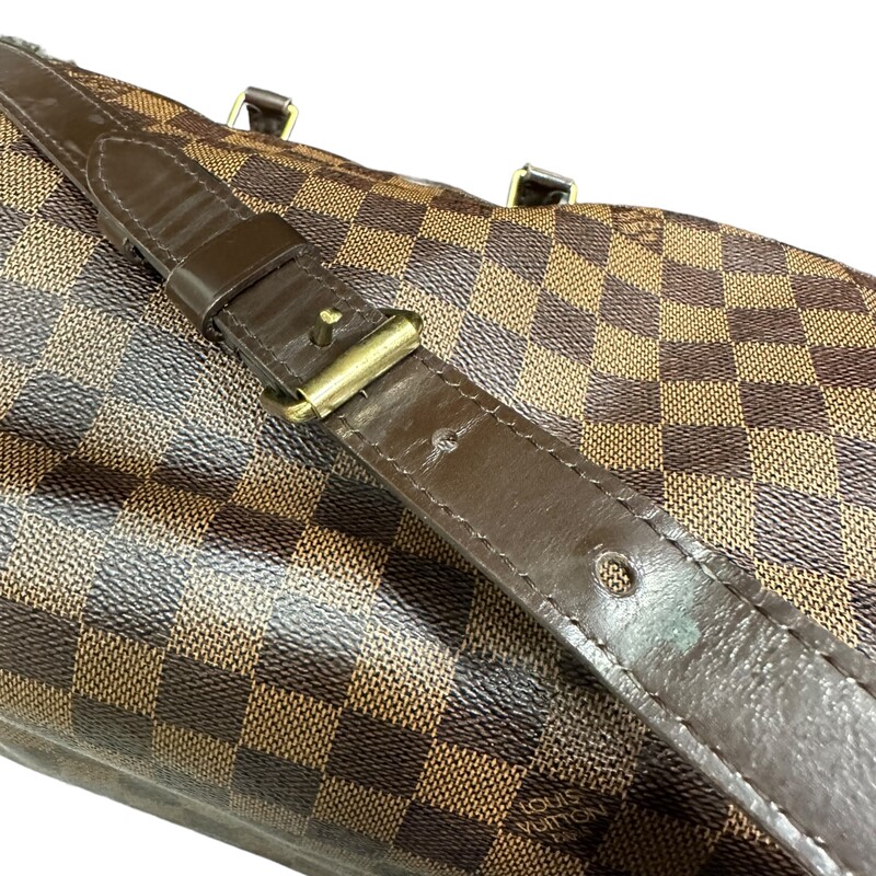 Louis Vuitton Bandouliere Speedy 35 Ebene

Date Code: SD 0175

Dimensions:

Note: Cracking by the zipper pull.