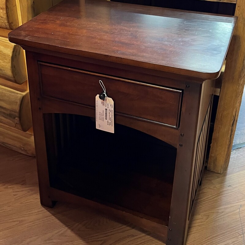 Side Table Shelf Below
MedStn, Drawer
24in(W) 16in(D) 28in(H)