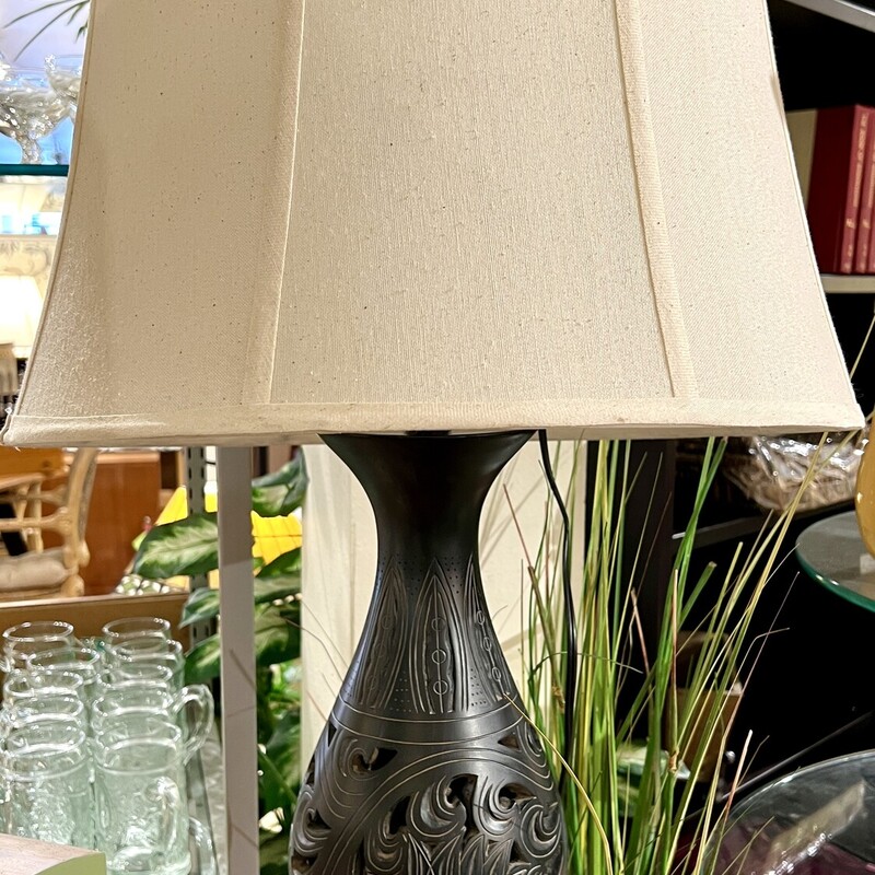 Carved Base Table Lamp
Size: 30 H