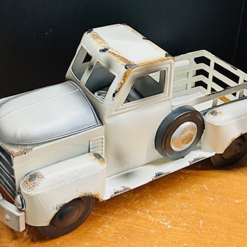 Metal Old Pick Up Truck
Gray Brown Black
Size: 9 x 18 x 9.5H