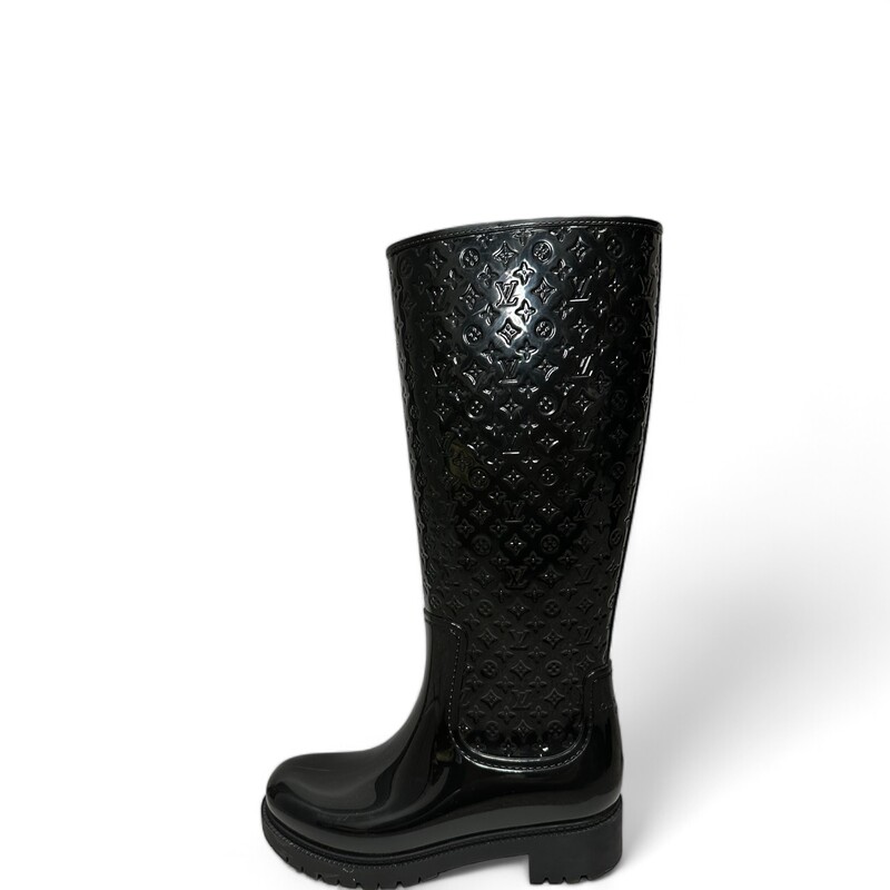 Louis Vuitton Wellington Rain Boots
Size 36
Some Scufffs throughout the boots