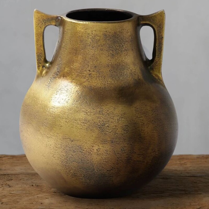 Arhaus Taddeo Low Pot
Brass Bronze Size: 7 x 8H
Retails: $99
Matching jug sold separately