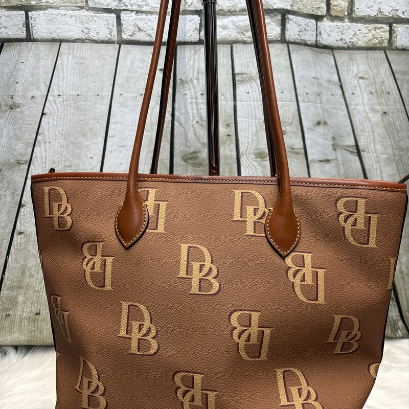 Dooney & Bourkey Sig Mono, Monogram, Size: Tote Zip