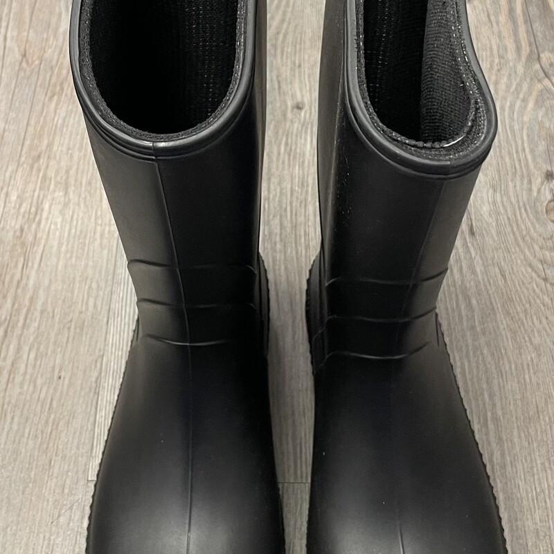 Black Rain Boots, Black, Size: 2Y
NEW!