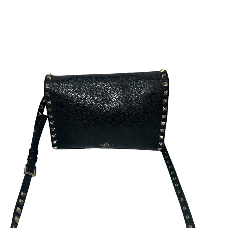 Valentino Rockstud Crossbody
 Black
Size: OS
 Stains on inside
Minor scatching