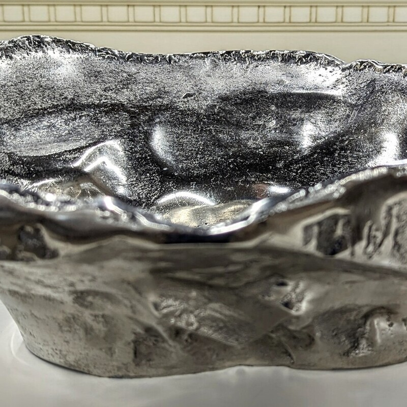 Star Home Aluminum Bowl
Silver
Size: 13.5Wx5H