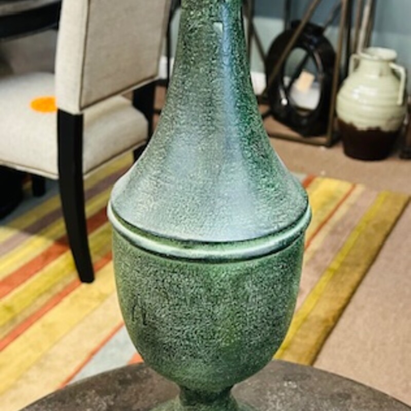 Resin Painted Finial
Green Tan Brown
Size: 6.5 x 21H