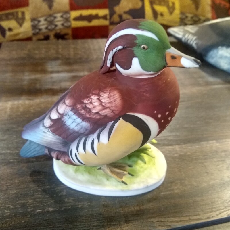 Japan Leifton Wood Duck

Made in Japan Leifton wood duck figurine.  Nicely painted.

Size: 6 In Tall