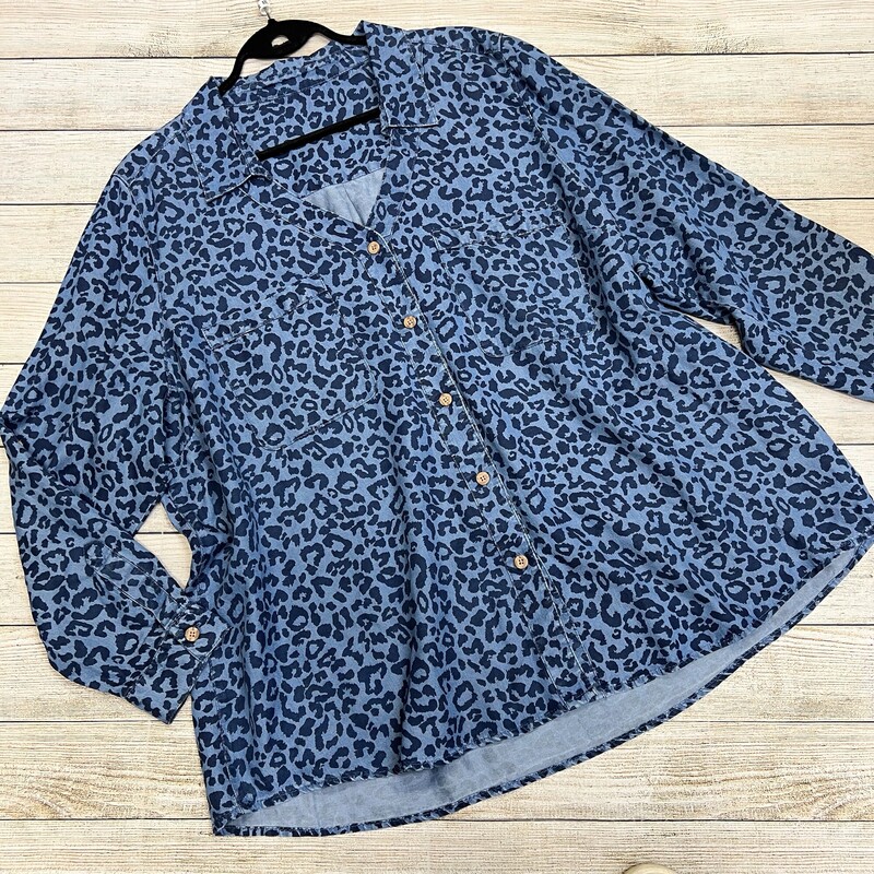 Animal Print Chambray
27in armpit to armpit