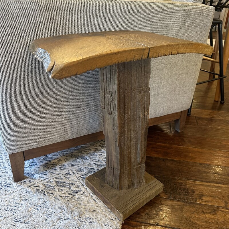 Reclaimed Barnwood Side Table

Size: 24Tx20Lx12