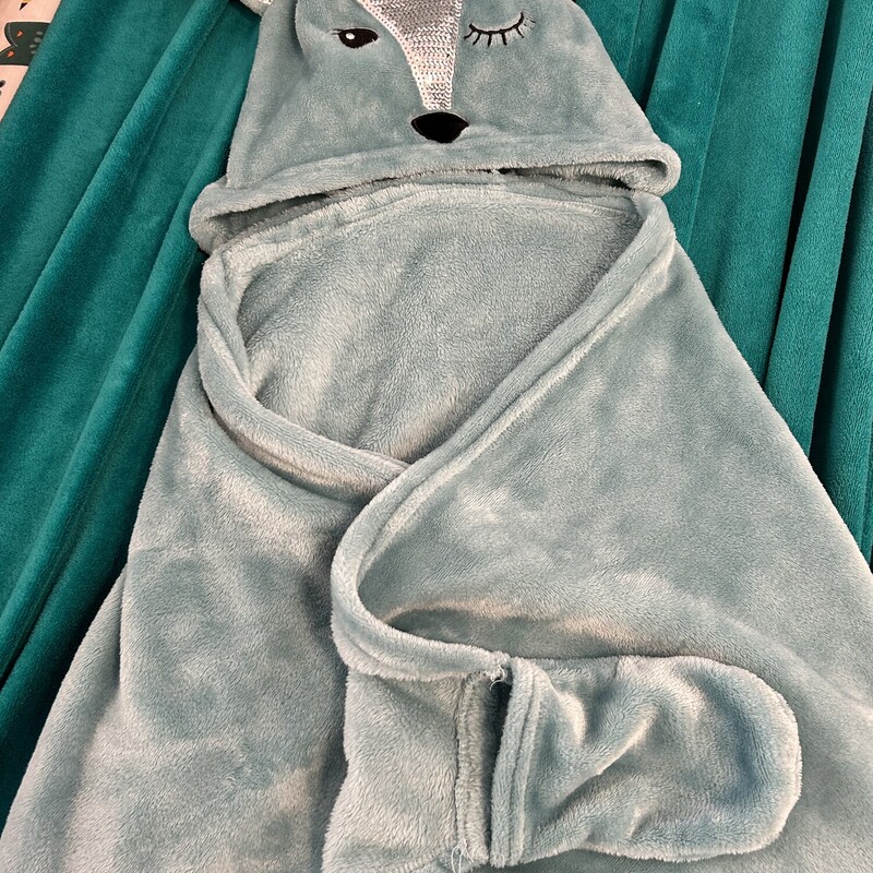 Hoodie Cozy   Deer Motif & Sequin Accents
Teal