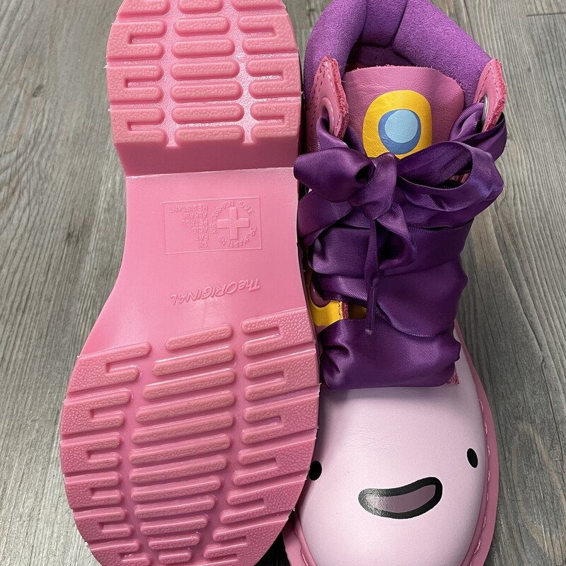 Dr Martens Adventure Time, Multi,
Size: 7Y Women Size
Excellent Condition