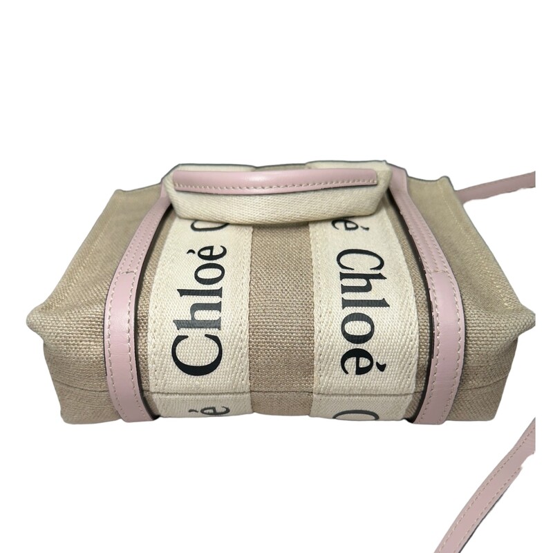 Chloe Woody Canvas, Purple, Size: Mini
- Width: 7.9 (20 cm)
- Height: 5.5 (14 cm)
- Depth: 1.6 (4 cm)
- Handle drop: 3.1 (8 cm)

Some minor marks
Comes with box and dust bags
03227565