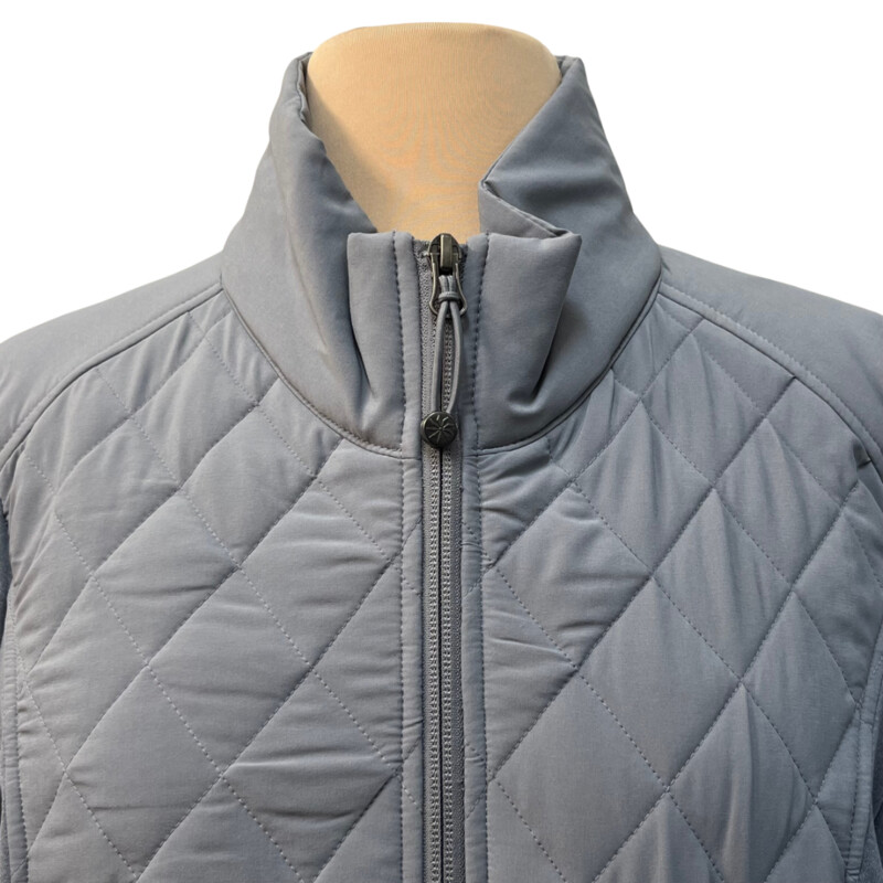 Athleta Quilted Upside Zip Jacket<br />
Zippered Pockets<br />
Inside Pockets As Well<br />
Cobblestone Gray<br />
Size: Large