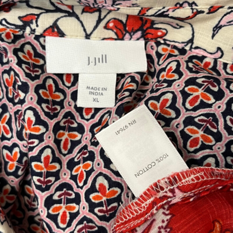 J Jill Floral Shirt<br />
100% Cotton<br />
Red, Cream, Navy and Orange<br />
Size: XL