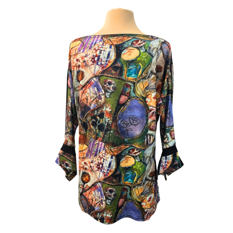 NEW Lior Paris Tunic Top<br />
Floral and Funghi Design<br />
So Perfect for the PNW!<br />
Olive with Multiple Other Colors<br />
Size: Large