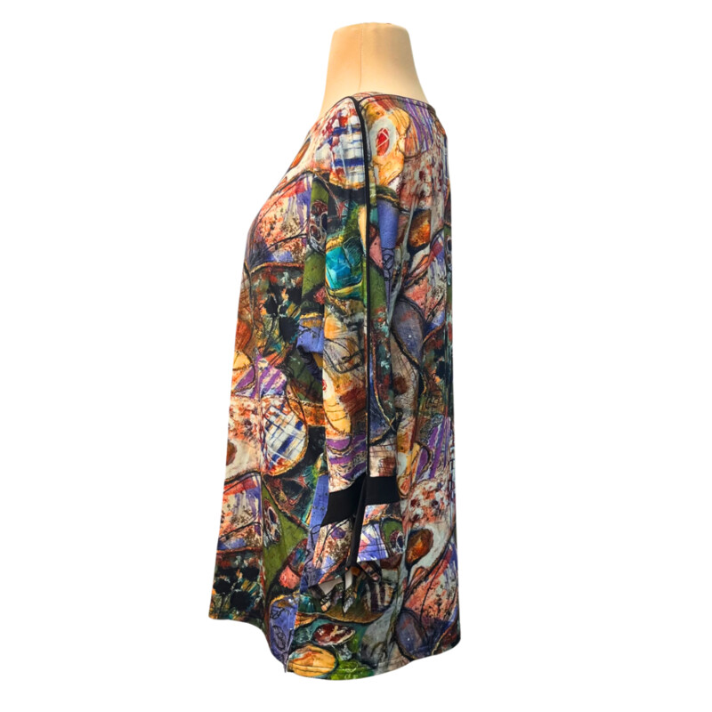 NEW Lior Paris Tunic Top<br />
Floral and Funghi Design<br />
So Perfect for the PNW!<br />
Olive with Multiple Other Colors<br />
Size: Large