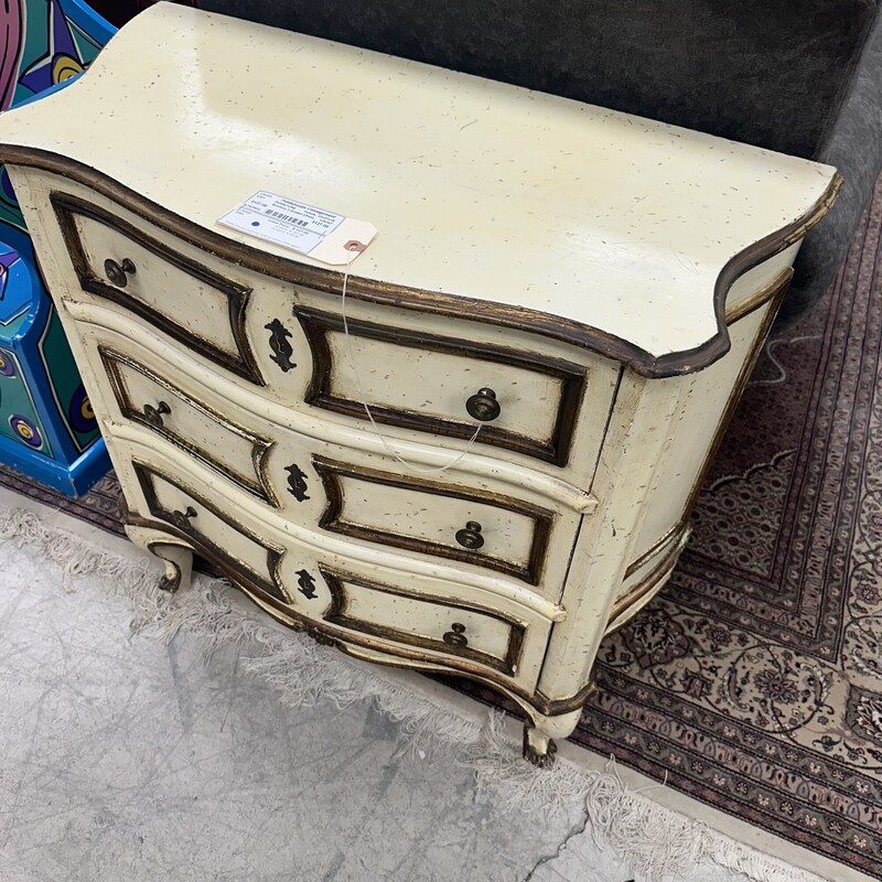 Bombay 3 Drawer Handpainted Chest, Yellowish and Gold<br />
Size: 32x31x15