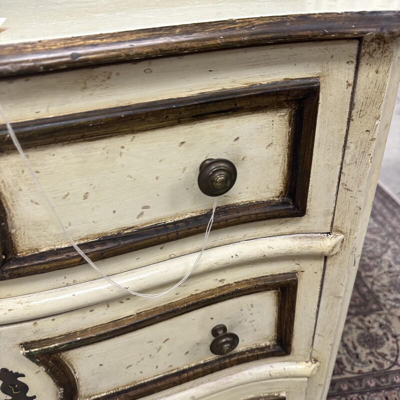 Bombay 3 Drawer Handpainted Chest, Yellowish and Gold<br />
Size: 32x31x15