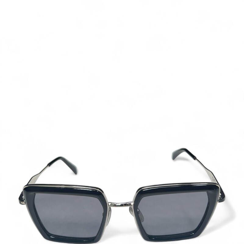 Prada Spr55z Sunglasses
Polorized
Minor scratches