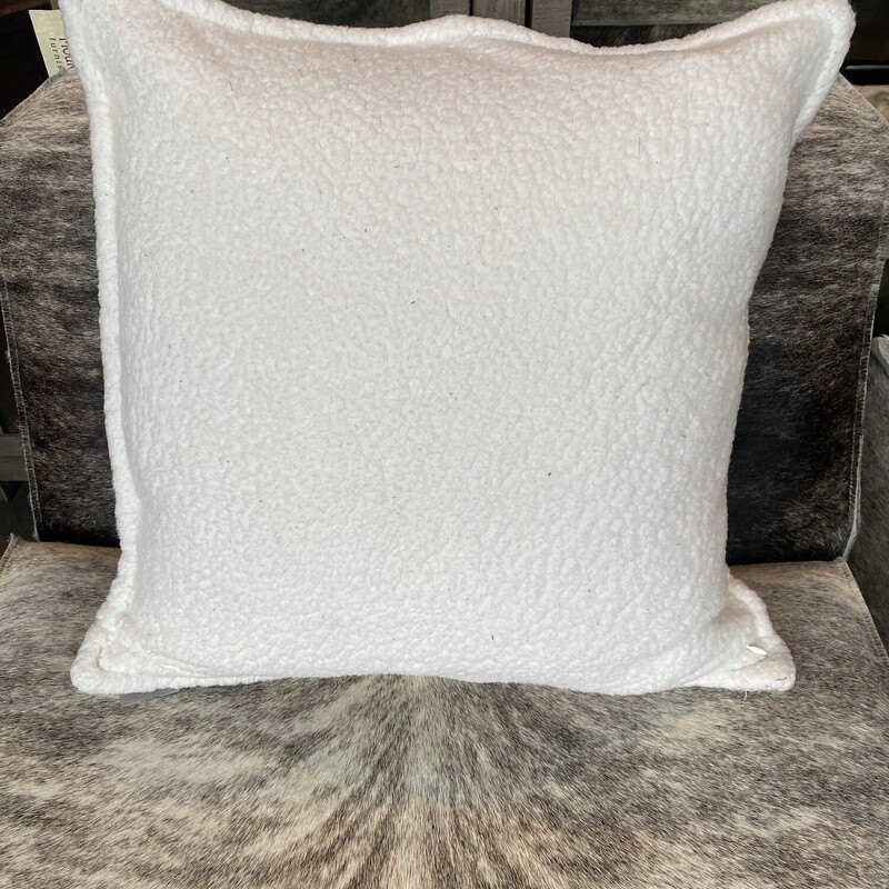 Fleece Pillow

Size: 19x19