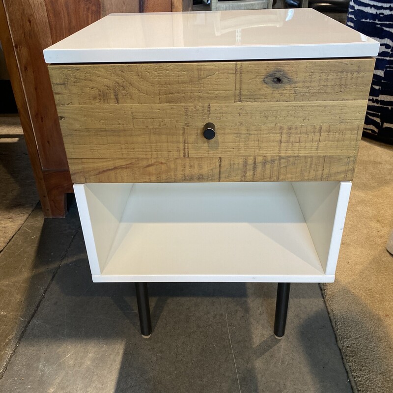 West Elm Nightstand

Size: 18Wx17Dx25H