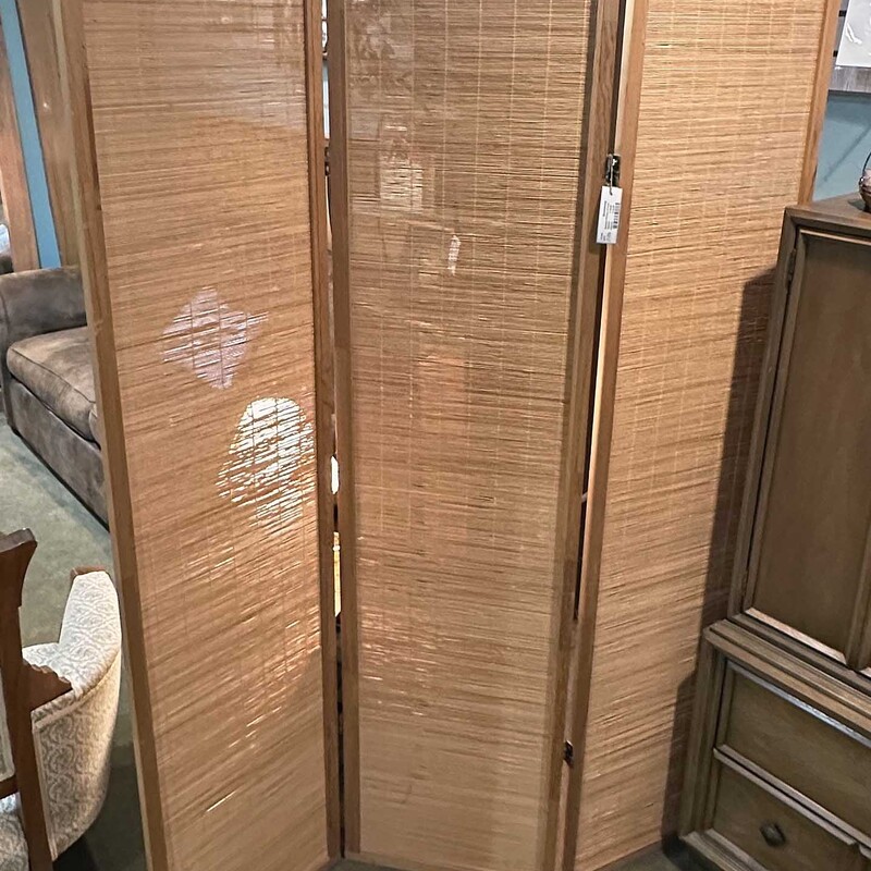 Bamboo Privacy Screen,
 Size: 51 X 70
Bamboo screen is in excellent condition.  Each panel is 17 inches wide.