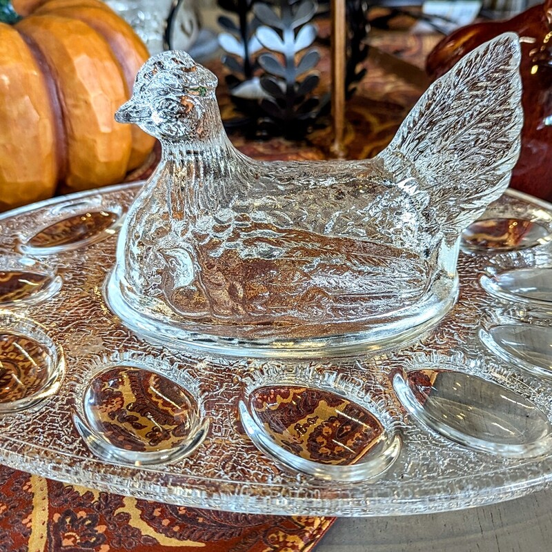 Vintage Glass Hen Egg Platter
Clear
Size: 12.5x5H