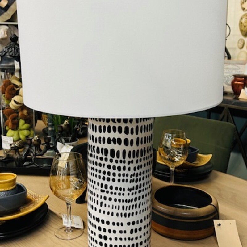 Ceramic Dotted Cylinder Lamp
Black White Size: 16 x 28H