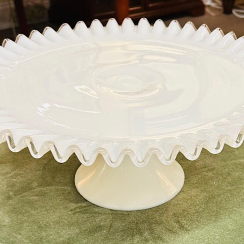 Ruffled Glass Cake Stand
Clear White
Size: 13x5H