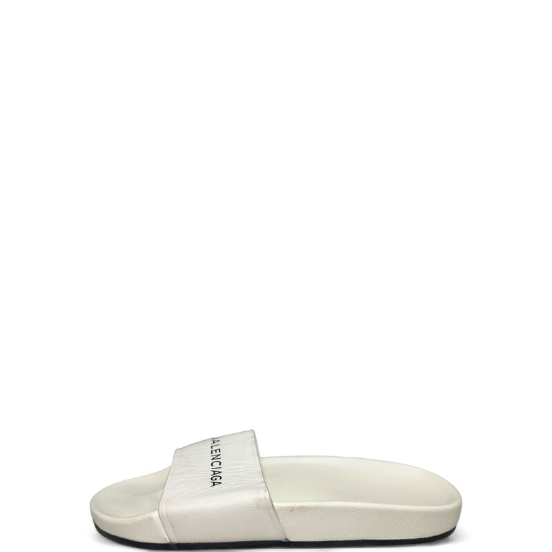 Balenicaga White Pool, White,Size40
Style Code :500573