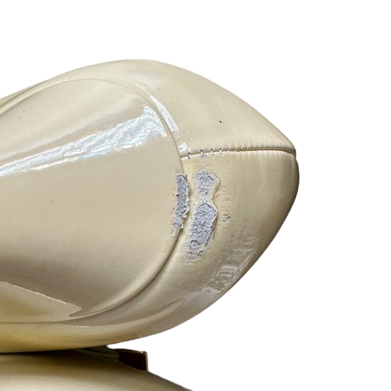 Louis Vuitton Patent<br />
 Cream<br />
Size: 37<br />
Wear shown in photos