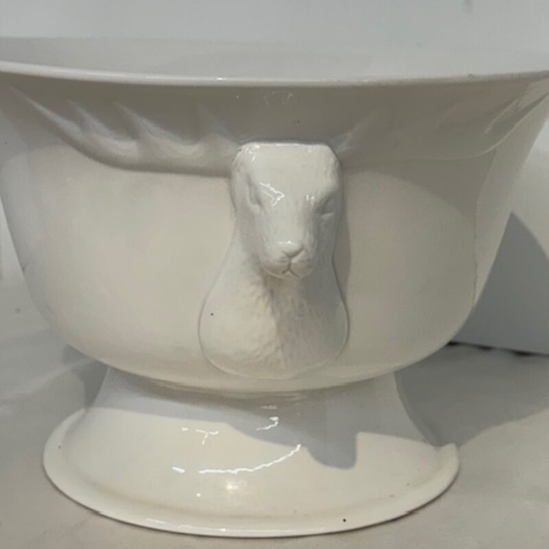 Deer Handled Pedestal Bowl
White
Size: 9x6H