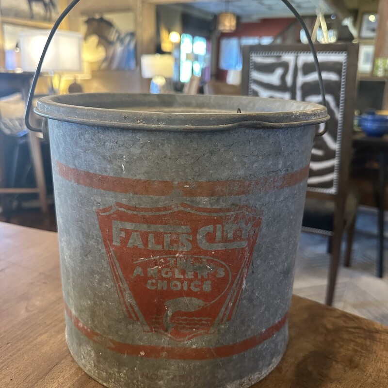 Falls City Fish Pot

Size: 9Tx9W