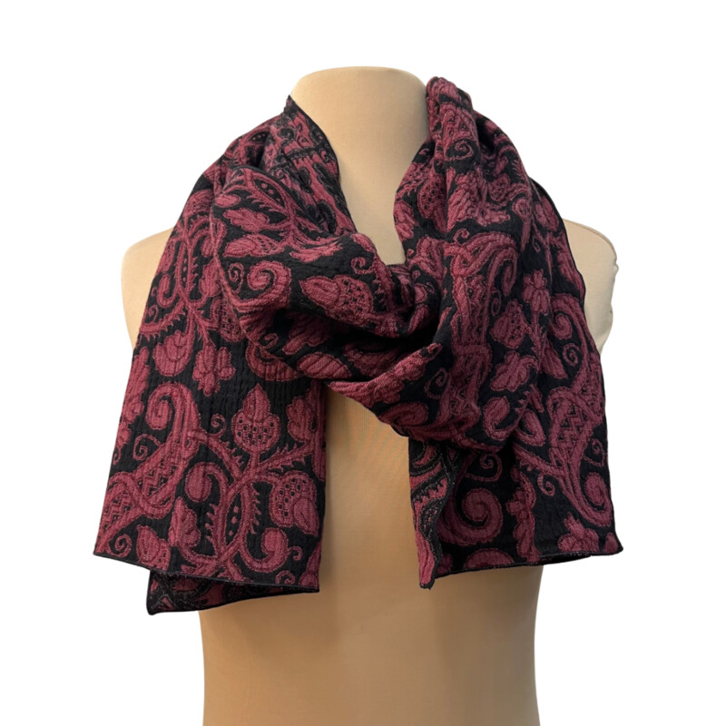 Nuno Orion Scarf<br />
Beautiful Acorn Pattern<br />
So Great for Fall<br />
Burgandy and Black