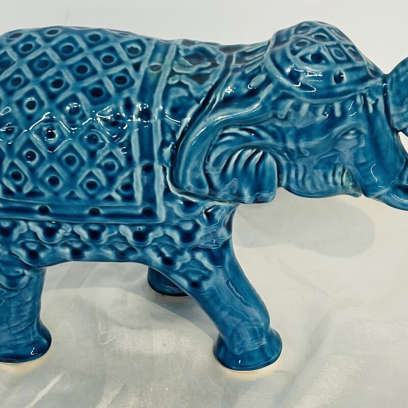 Ceramic Textured Elephant
Turquoise
Size: 4.5 x 11 x 7H